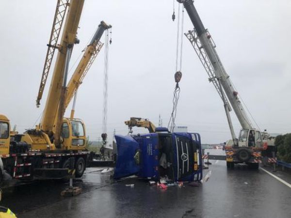 龙口市吊车出租公司电话_专业的吊车出租公司应具备哪些条件